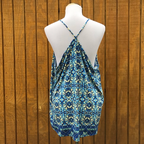 The Limited V-Neck Cami. Size 1X - Picture 5 of 8